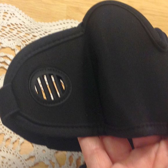 3D Sleep Mask with earplugs, breathable, blinkable - Picture 6 of 8